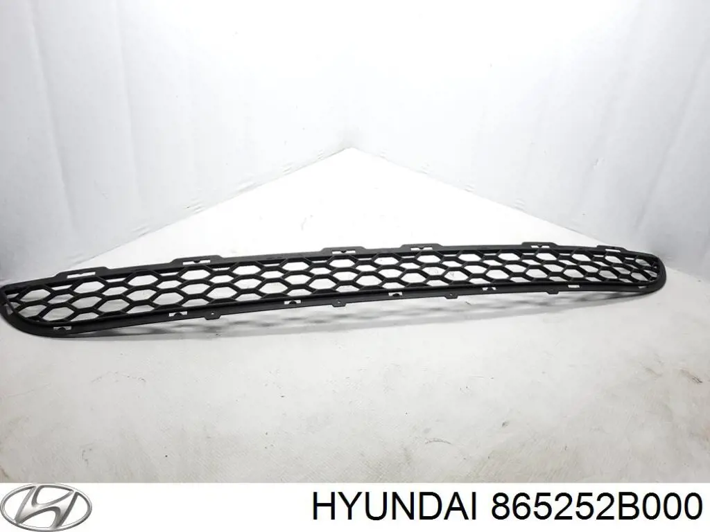 Решітка переднього бампера, нижня 865252B000 Hyundai/Kia