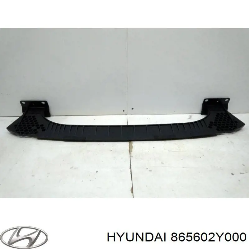 865602Y000 Hyundai/Kia кронштейн бампера переднього, центральний