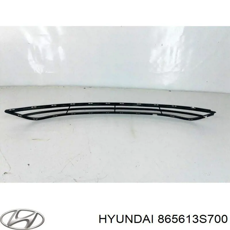 865613S700 Hyundai/Kia Решітка переднього бампера