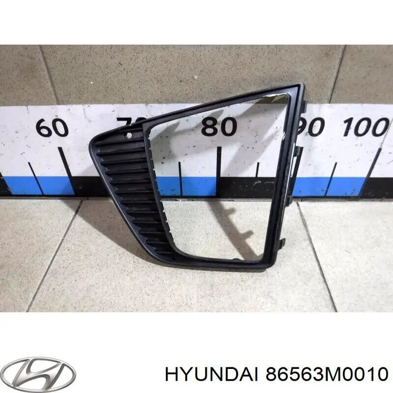 Заглушка/ решітка протитуманних фар бампера переднього, ліва Hyundai Creta (Хендай Creta)