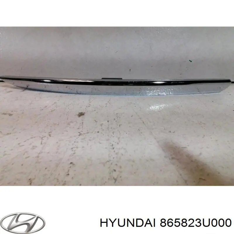 Купити 865823U000 Hyundai/Kia Молдинг переднього бампера, правий