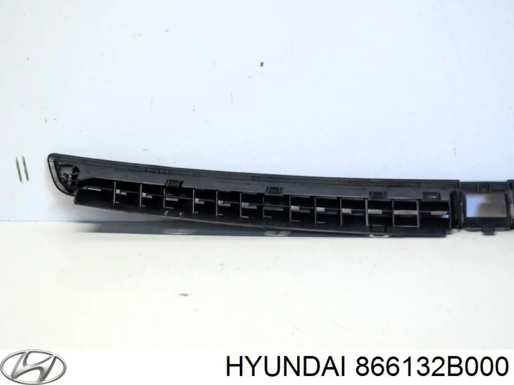 866132B000 Hyundai/Kia кронштейн бампера заднього, зовнішній лівий