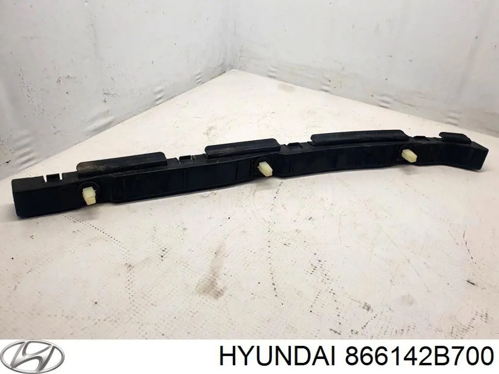 Направляюча заднього бампера, права Hyundai/Kia 866142B700 ціна, від 14.23 USD