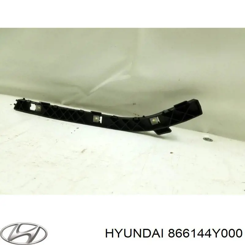 Кронштейн бампера заднього, правий 866144Y000 Hyundai/Kia