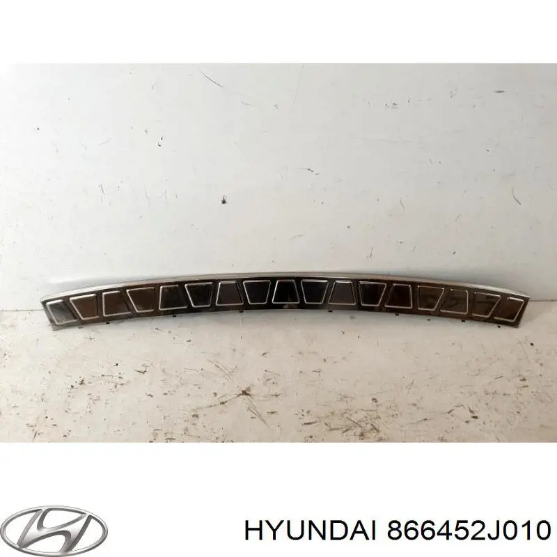 Купити 866452J010 Hyundai/Kia Накладка бампера заднього, верхня захисна (сходинка-підніжка)