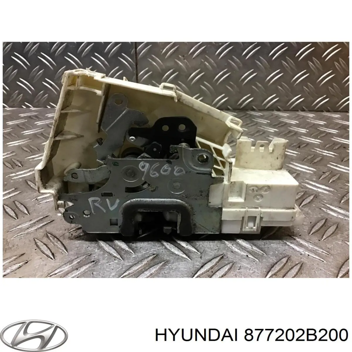 Накладка зовнішня (молдинг) порога, правий Hyundai/Kia 877202B200 ціна, від 38.00 USD