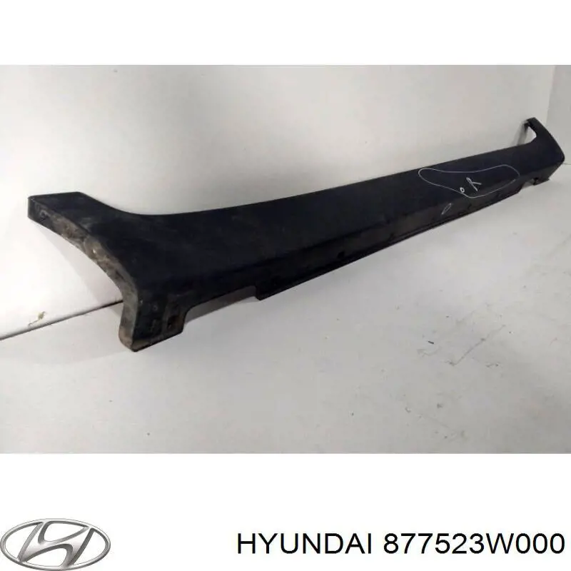 877523W000 Hyundai/Kia Накладка зовнішня (молдинг) порога, правий