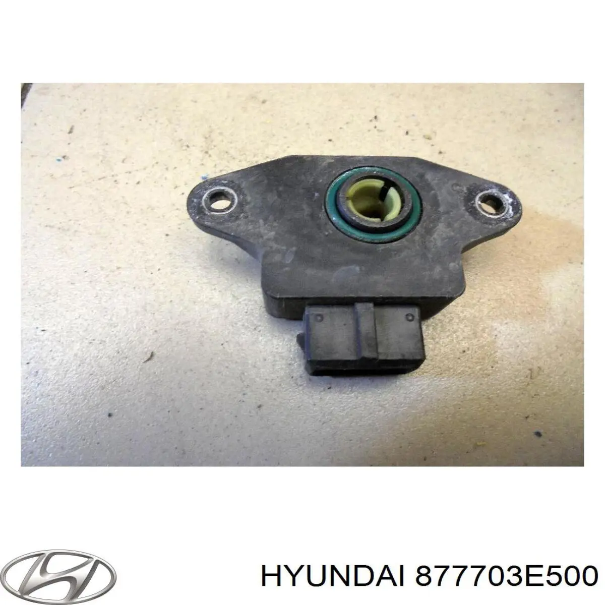 Купити 877703E500XX Hyundai/Kia Накладка зовнішня (молдинг) порога, лівий