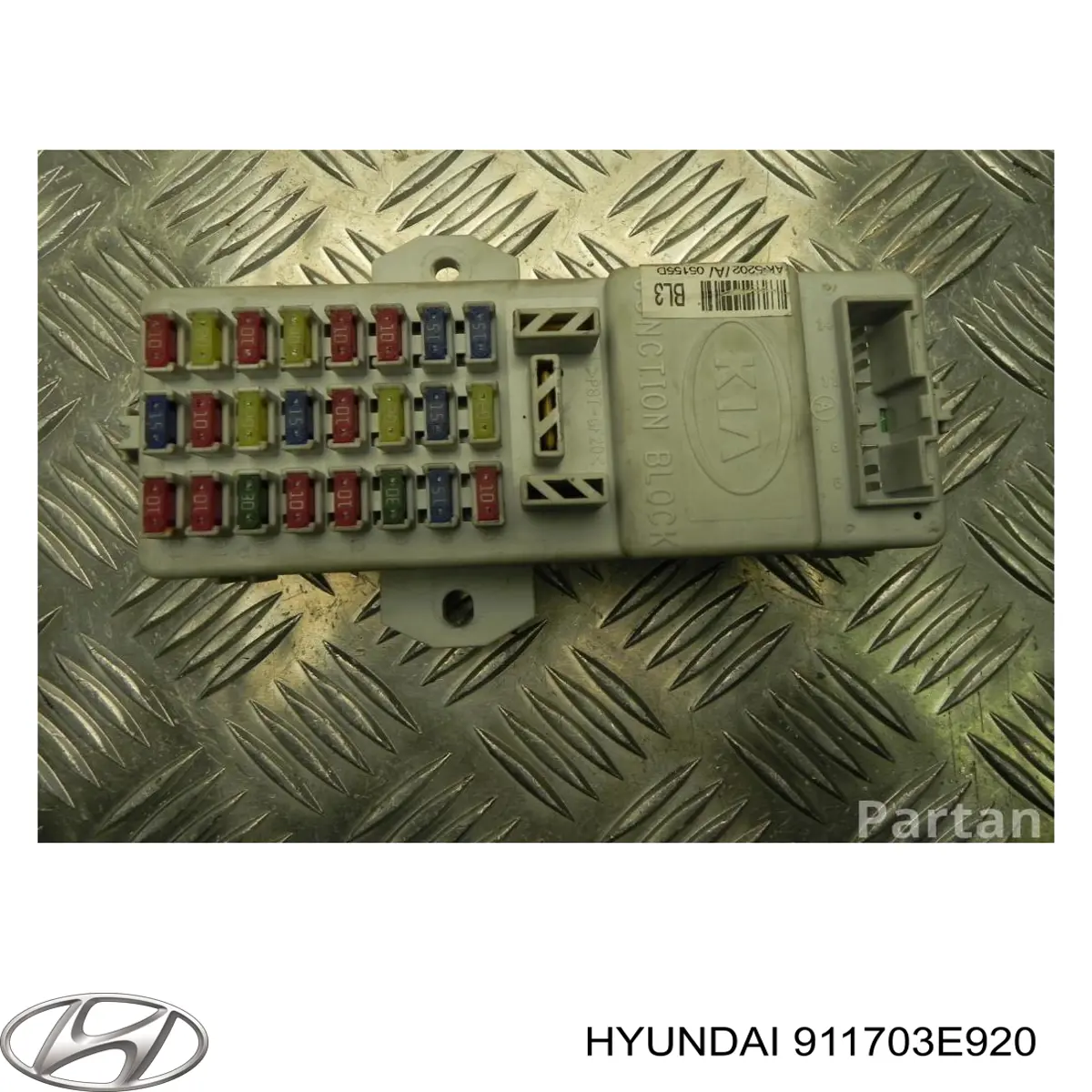 Купити 911703E920 Hyundai/Kia Блок запобіжників задній, салонний