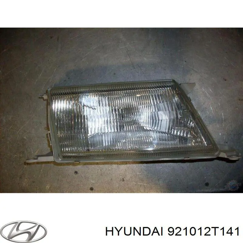 921012T141 Hyundai/Kia Фари