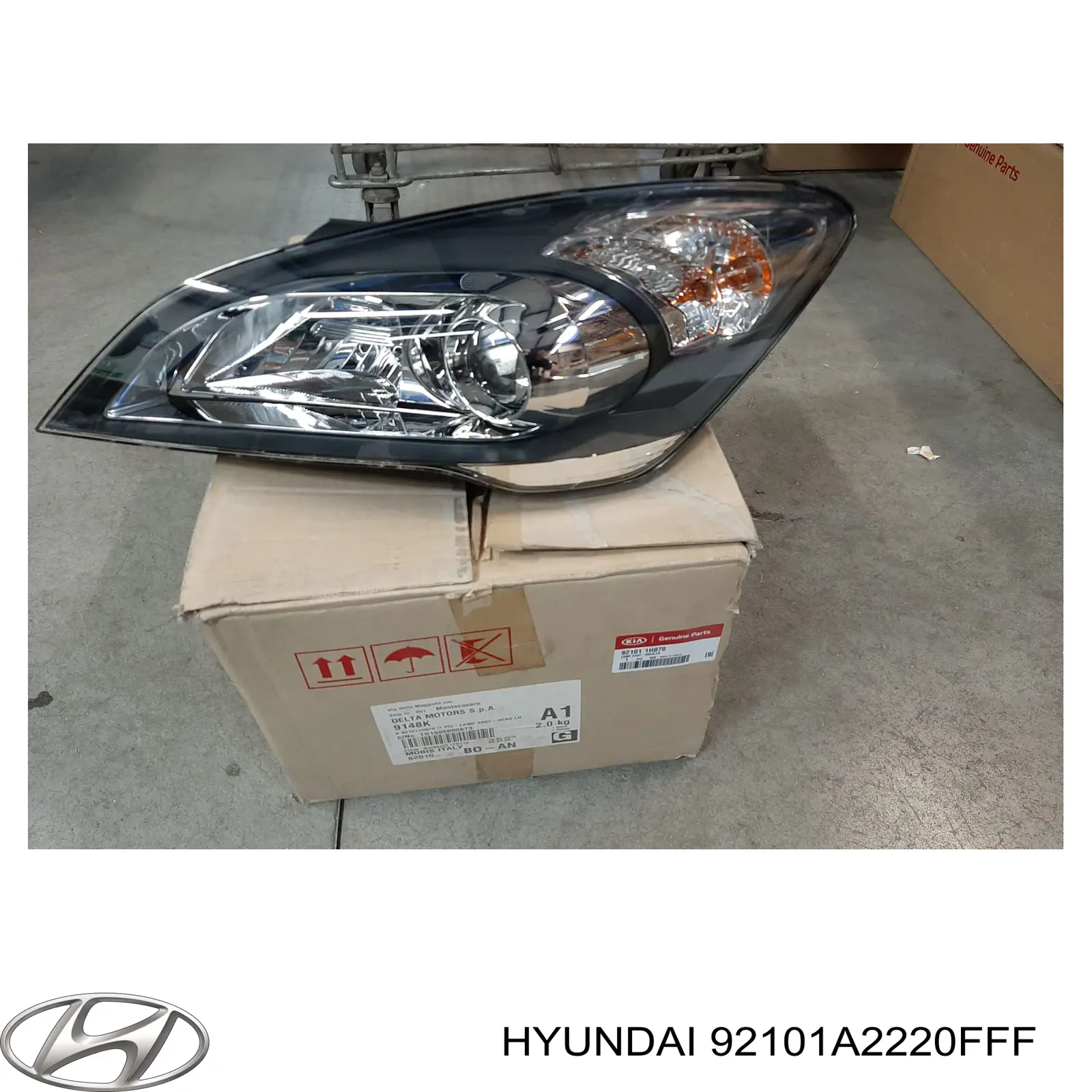 Фара ліва 92101A2220FFF Hyundai/Kia