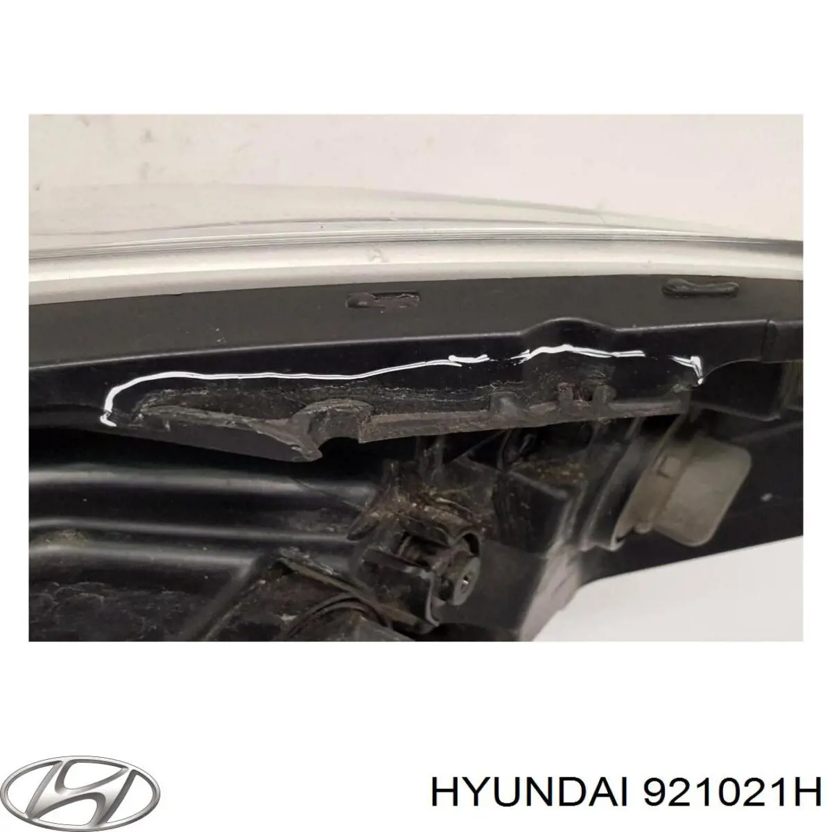 Фара права 921021H Hyundai/Kia