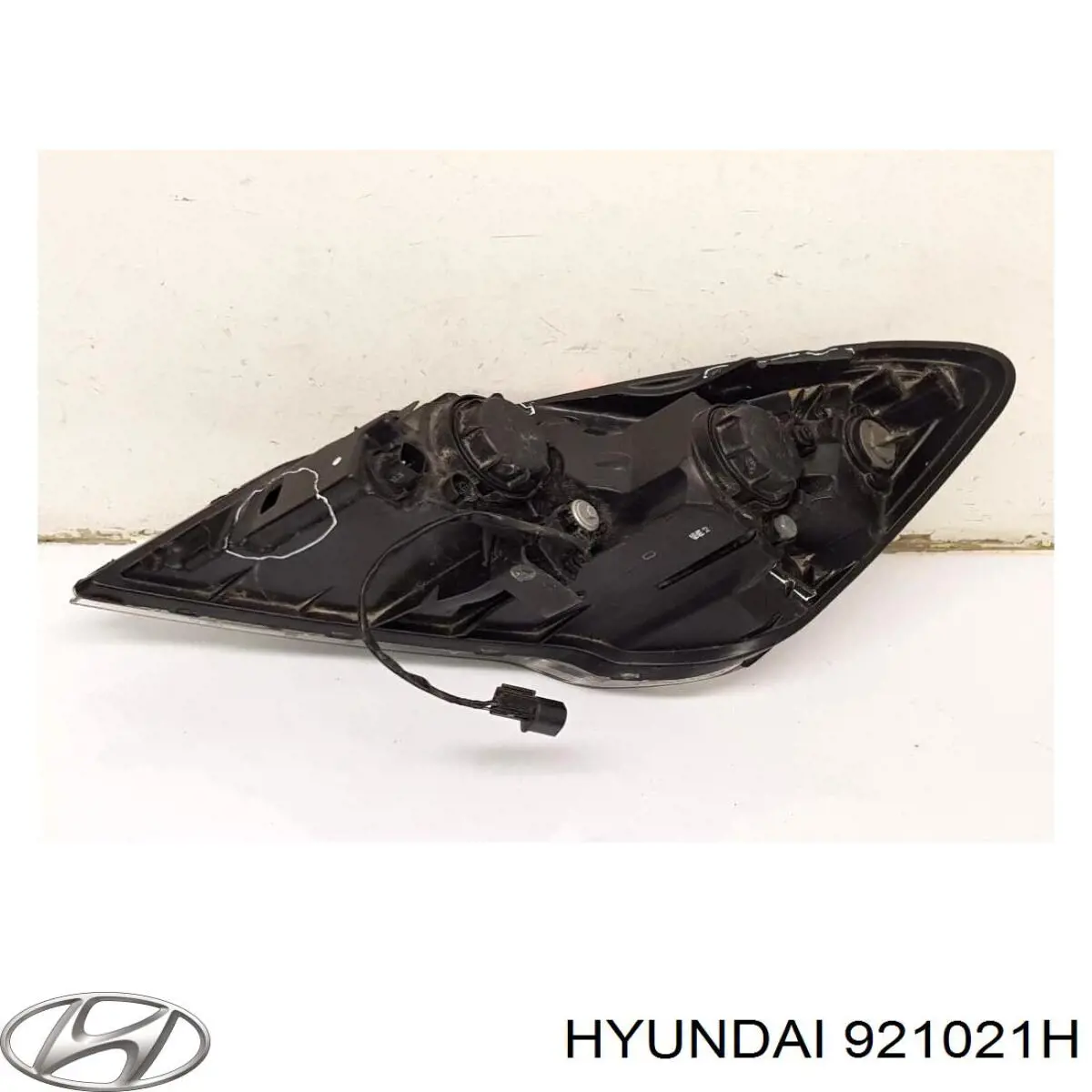 Купити 921021H Hyundai/Kia Права блок фара