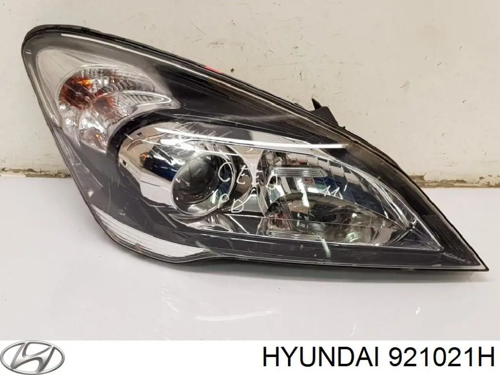 Фара правая Hyundai/Kia 921021H ціна, від 80.76 USD