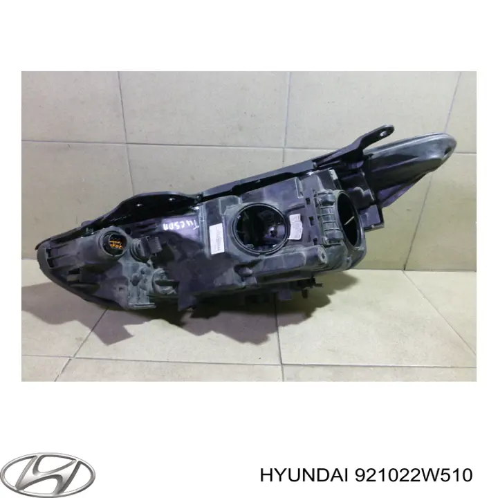 Фара права 921022W510 Hyundai/Kia