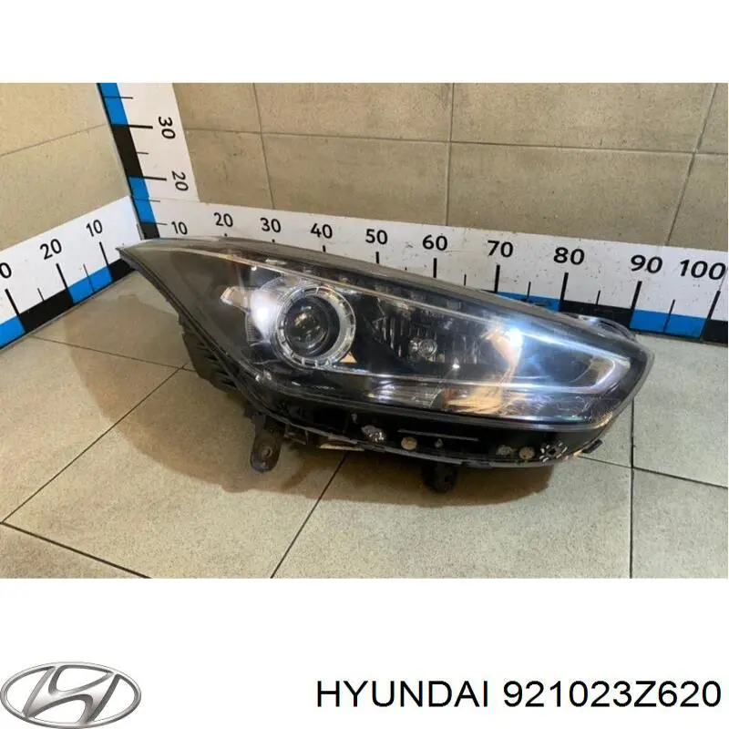 921023Z620 Hyundai/Kia Фара передня права