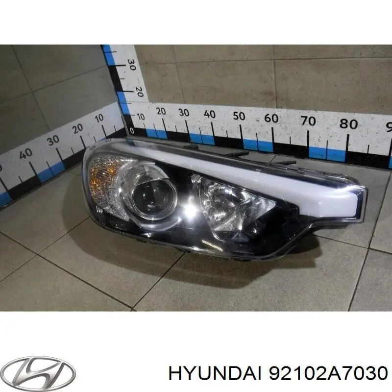 Фара правая Hyundai/Kia 92102A7030 ціна, від 136.07 USD