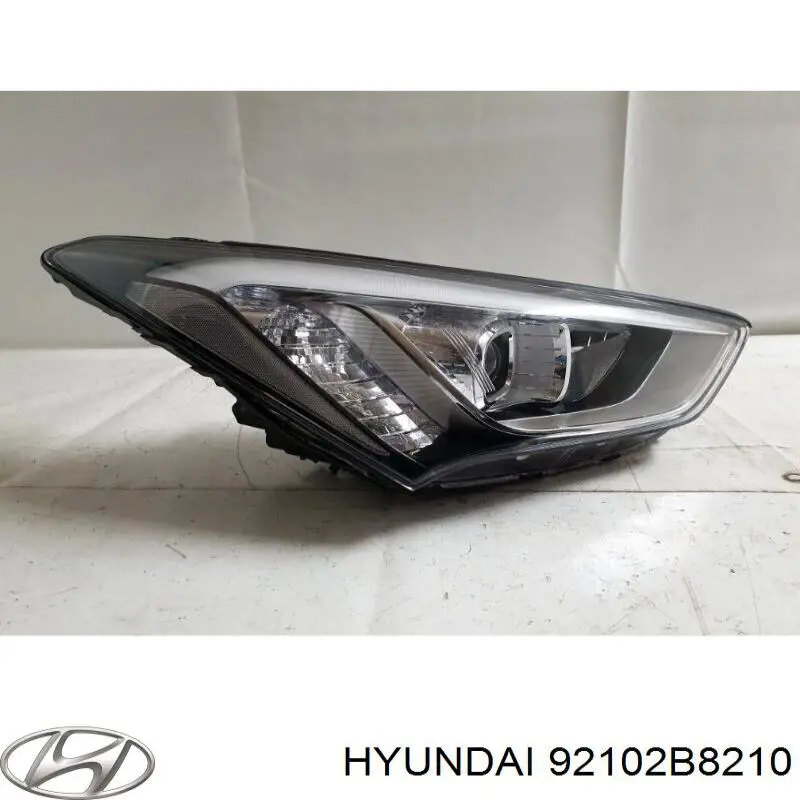 Фара права 92102B8210 Hyundai/Kia