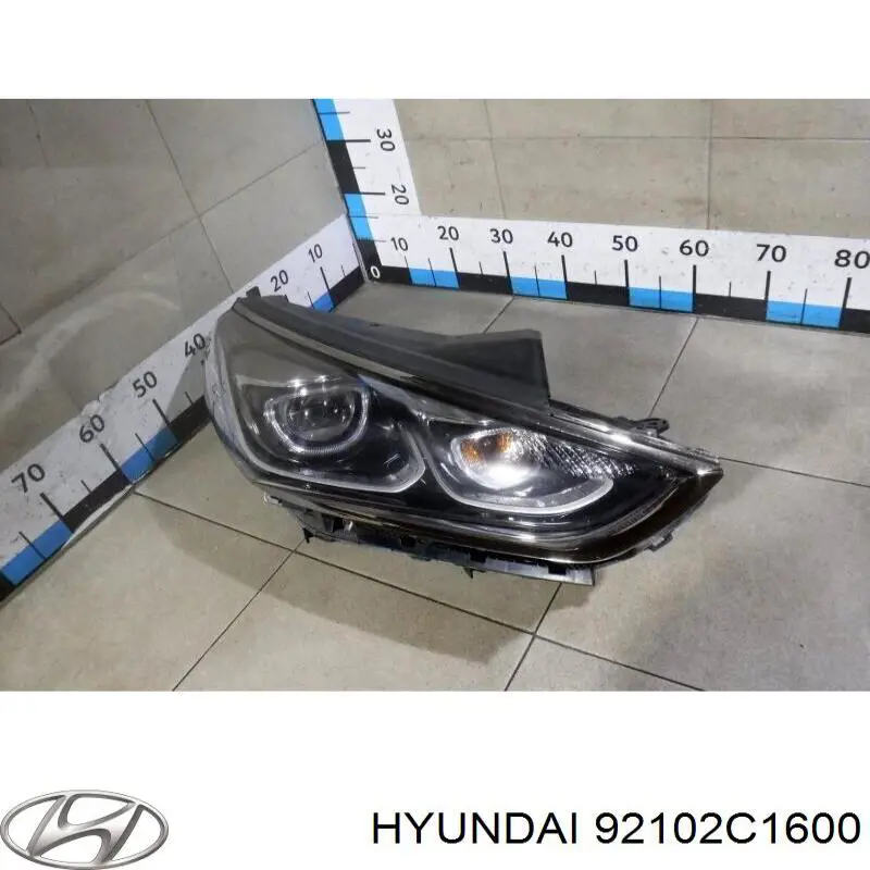 Купити 92102C1600 Hyundai/Kia Права блок фара