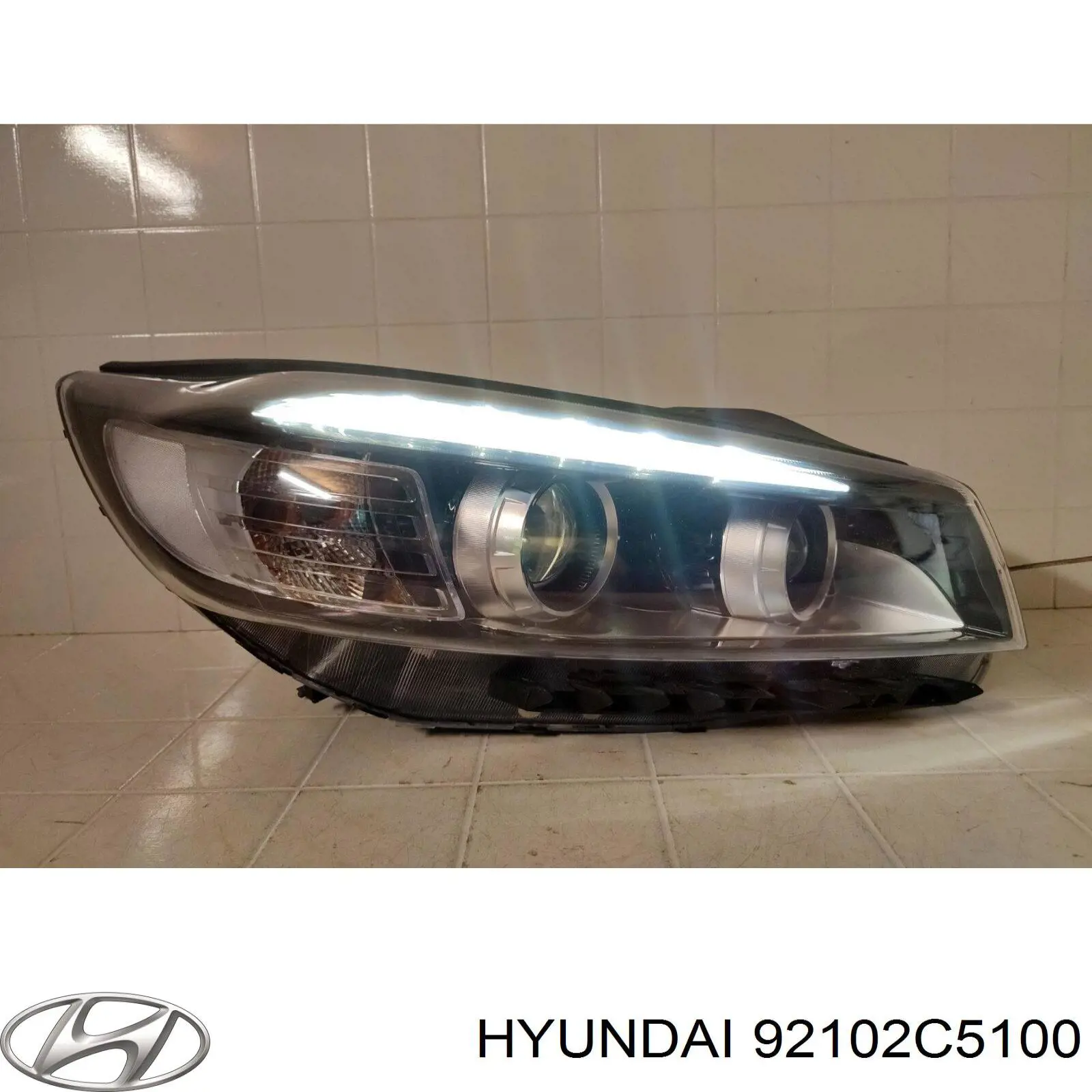 Основна фара - вставка Hyundai/Kia 92102C5100 ціна, від 553.71 USD