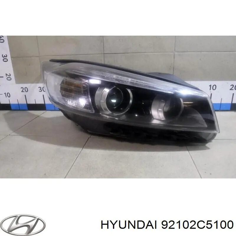 92102C5100 Hyundai/Kia Фара передня права