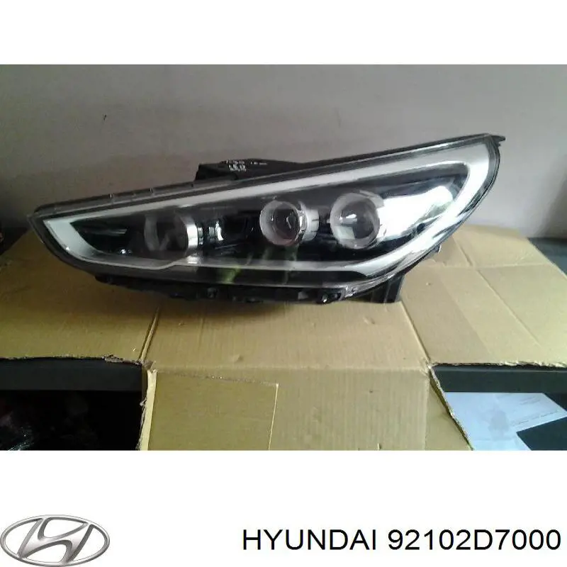 92102D7000 Hyundai/Kia фара права