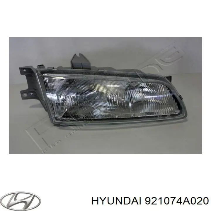 921074A020 Hyundai/Kia Фара передня права