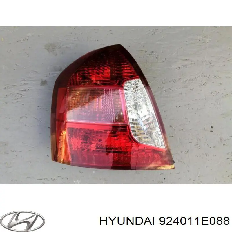 Купити 924011E088 Hyundai/Kia Лівий стоп