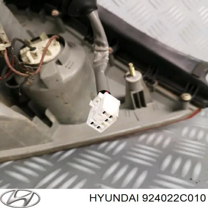 Купити 924022C010 Hyundai/Kia Задня права фара