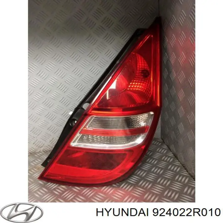 Ліхтар задній правий, верхній Hyundai/Kia 924022R010 ціна, від 57.31 USD