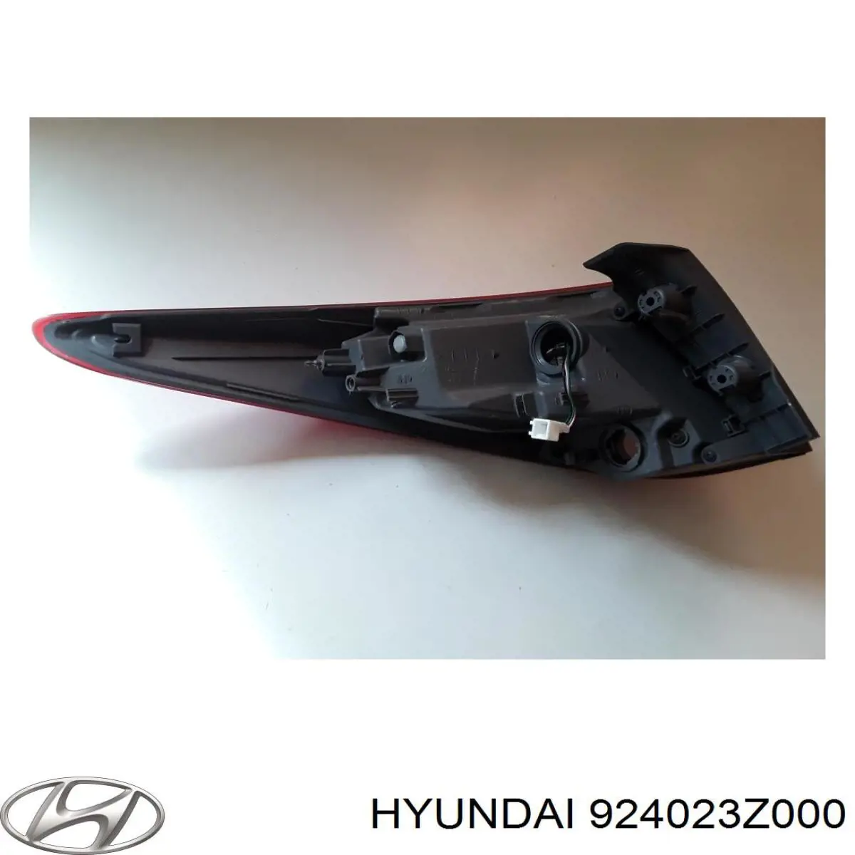 Ліхтар задній правий, зовнішній Hyundai/Kia 924023Z000 ціна, від 94.86 USD