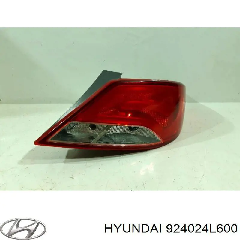 Ліхтар задній правий Hyundai Accent (RB) (Хендай Акцент)