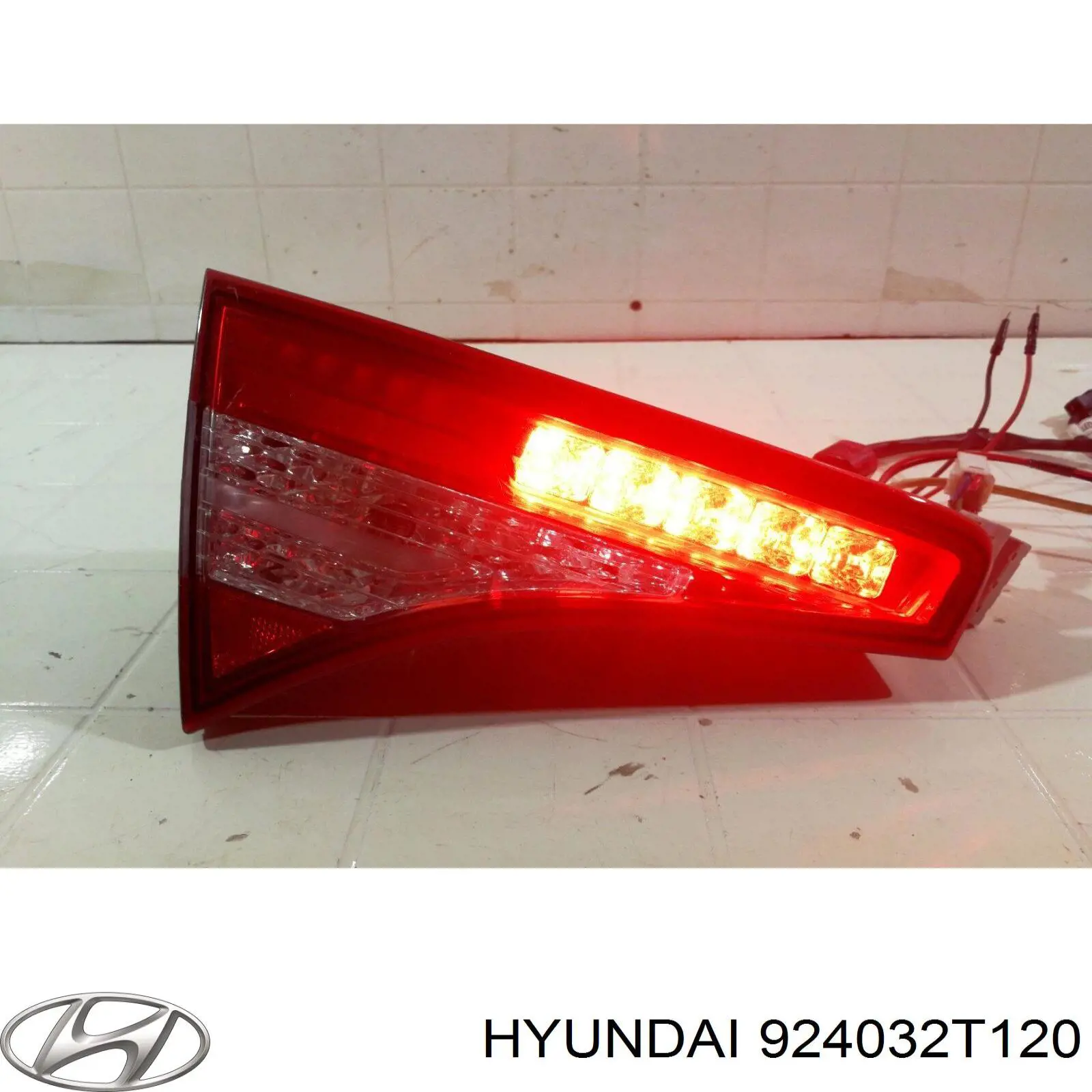 924032T120 Hyundai/Kia ліхтар задній лівий, внутрішній