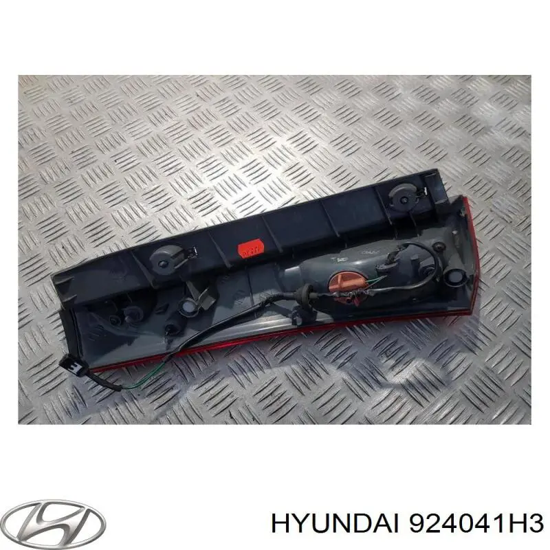Ліхтар задній правий, верхній Hyundai/Kia 924041H3 ціна, від 8.88 USD