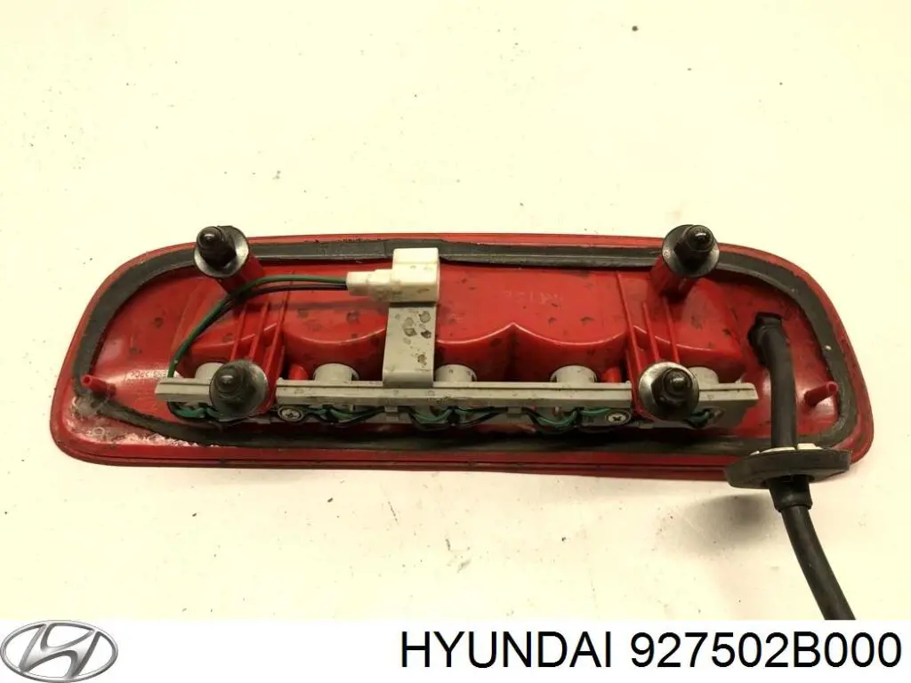 Стоп-сигнал заднього скла Hyundai Santa Fe 2 (CM) (Хендай Санта фе)