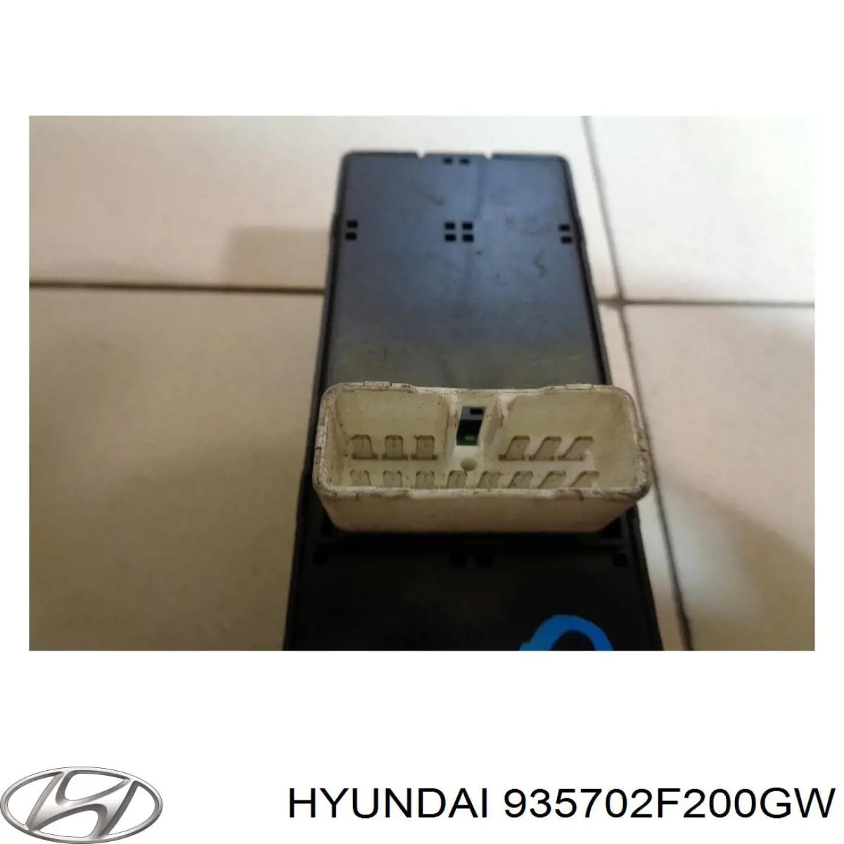  Hyundai/Kia 935702F200GW ціна, від 246.00 USD