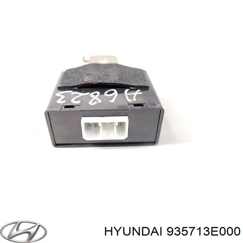 Блок керування дзеркалами заднього виду 935713E000 Hyundai/Kia