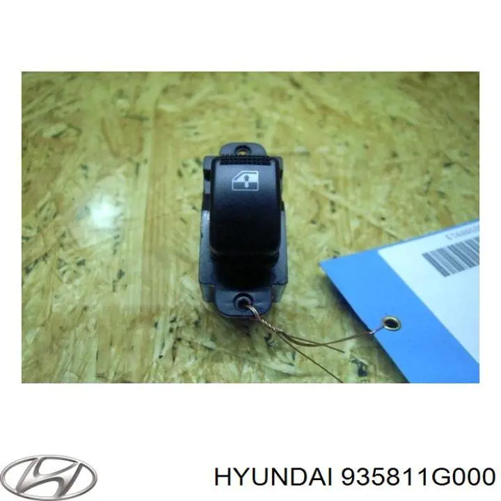 935811G000 Hyundai/Kia Регулятор дзеркал