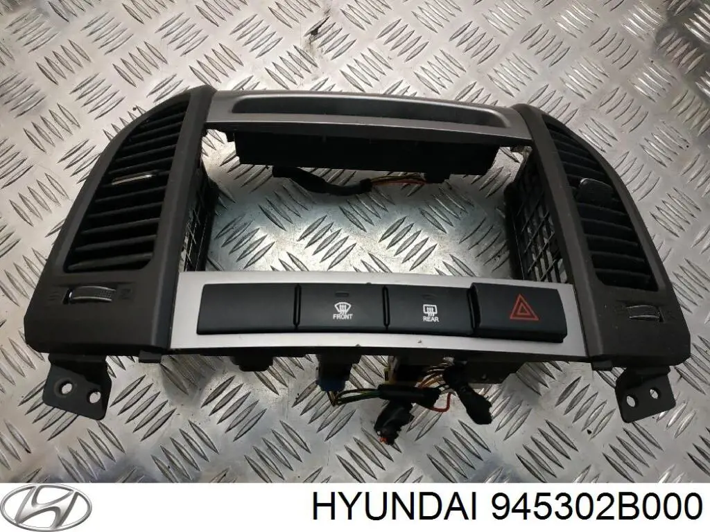 Годинник салонний Hyundai/Kia 945302B000 ціна, від 2.55 USD