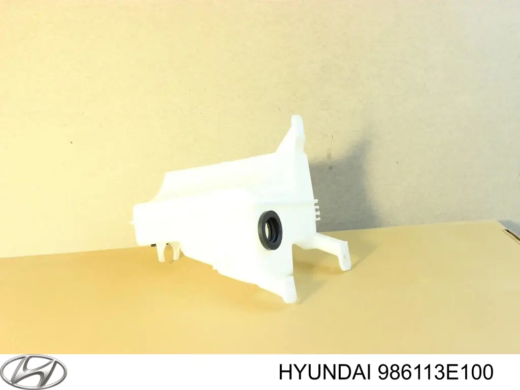 986113E100 Hyundai/Kia Бачок склоомивача