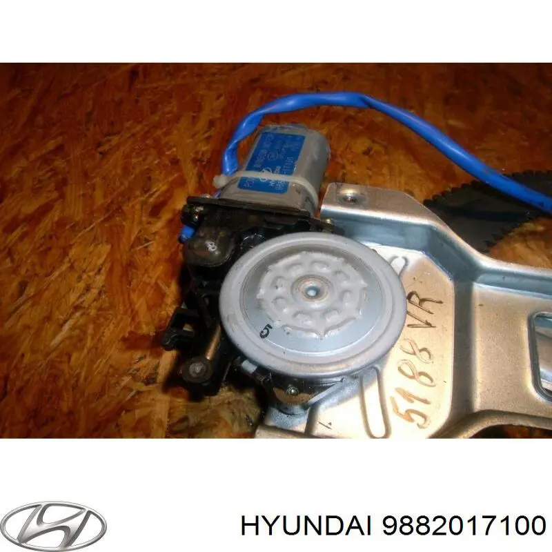 Двигун склопідіймача двері передньої, правої Hyundai/Kia 9882017100 ціна, від 17.73 USD