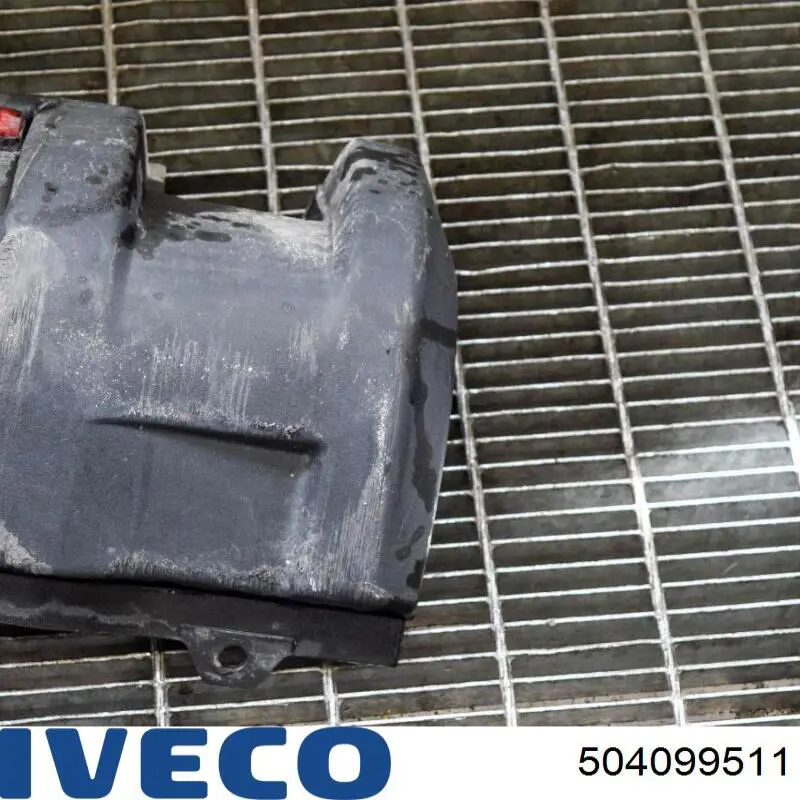 504099511 Iveco Бампер задній, права частина