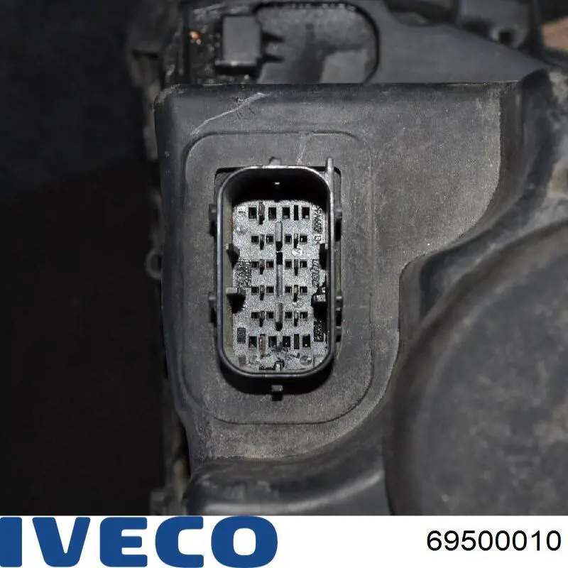 Фара права 69500010 Iveco