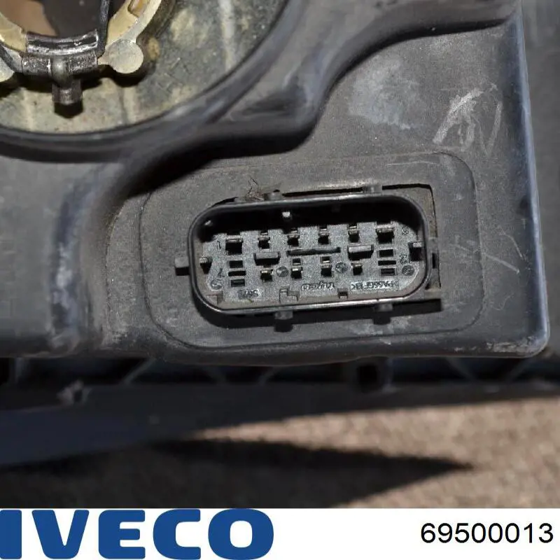 Фара ліва 69500013 Iveco