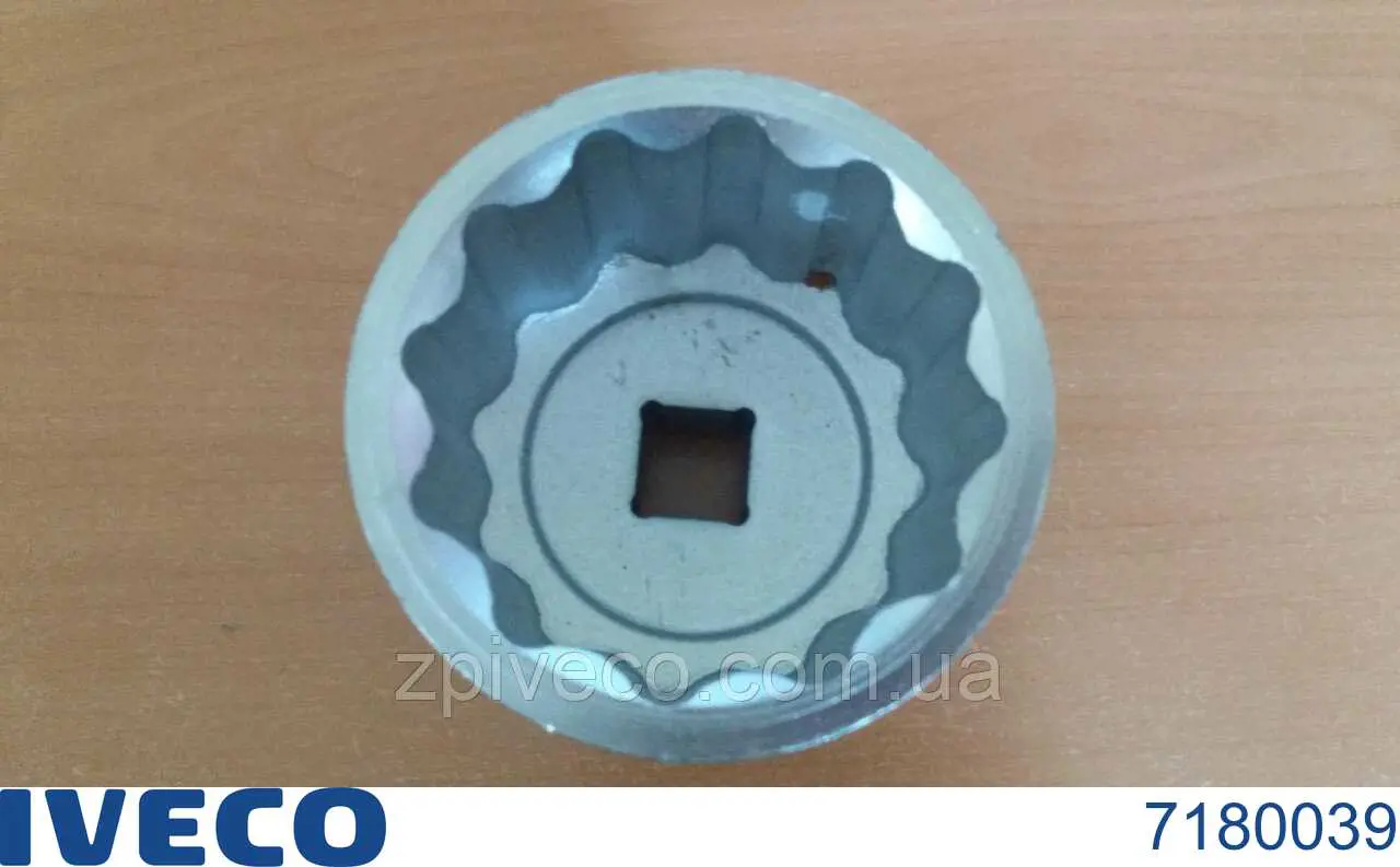 Гайка маточини задньої Iveco 7180039 ціна, від 5.96 USD