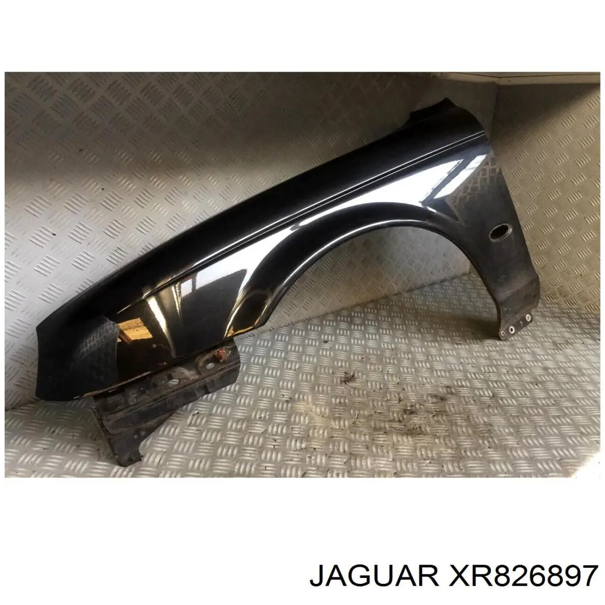 XR826897 Jaguar Переднє ліве крило