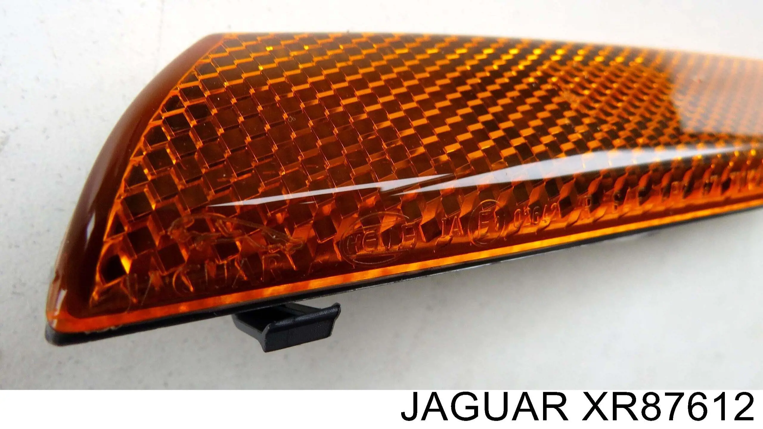 Катафот (відбивач) заднього бампера, правий Jaguar S-type (CCX) (Ягуар S-type)