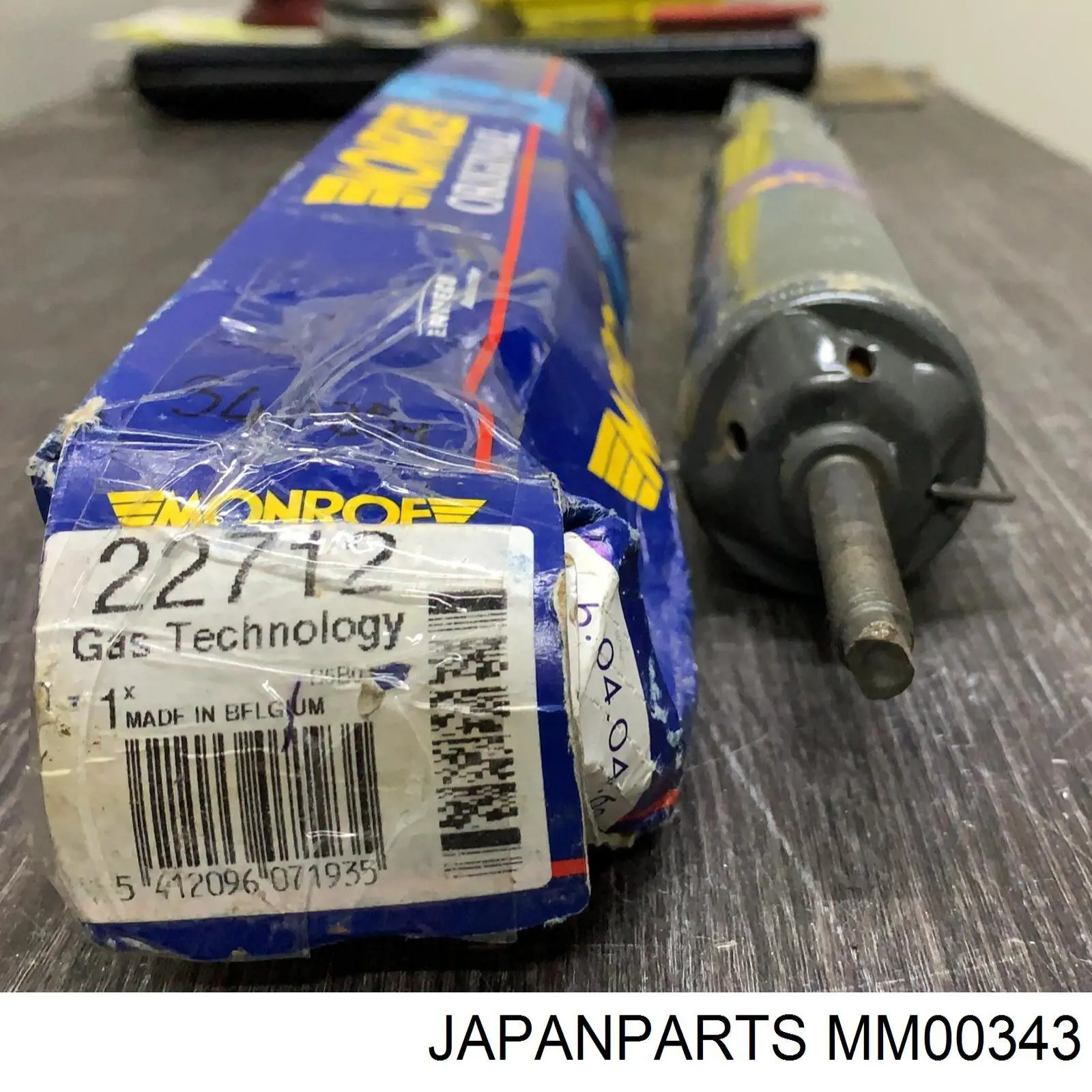 Купити MM00343 Japan Parts Стійка амортизатора задня