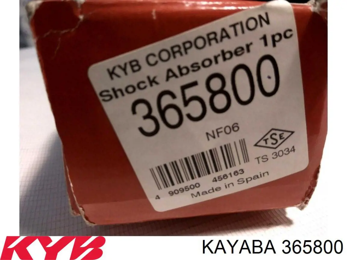 365800 Kayaba Стійка передня