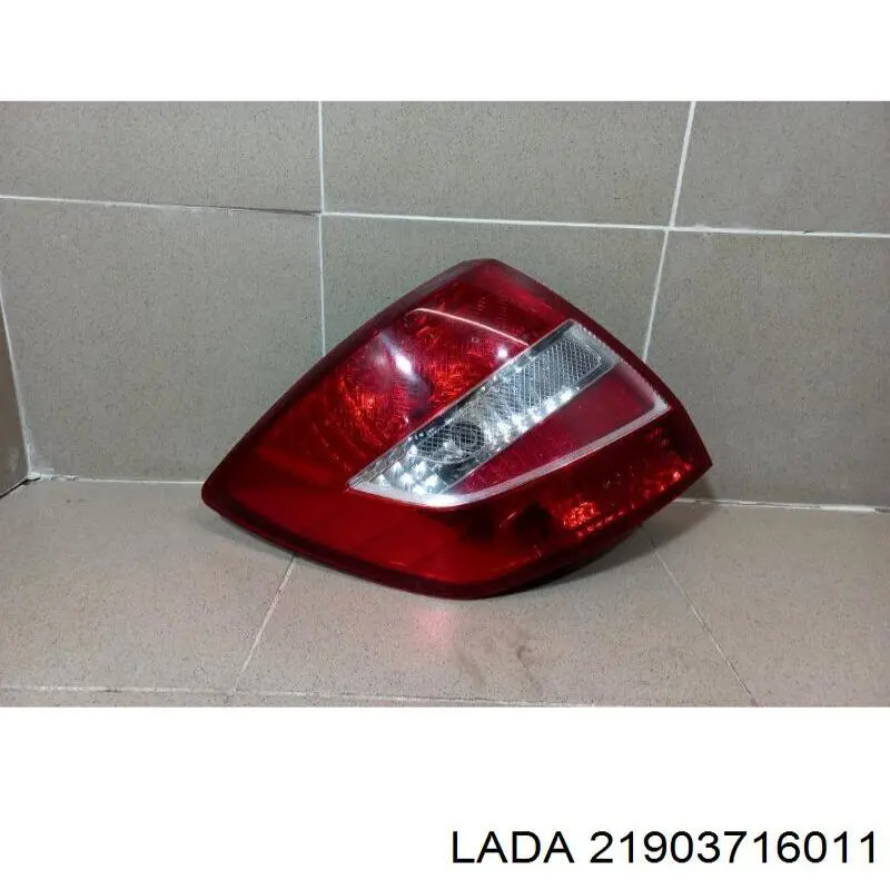 Ліхтар задній лівий Lada 21903716011 ціна, від 73.44 USD